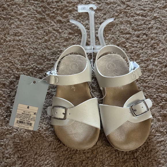 Brand new size 6 sandals never worn - Picture 1 of 3